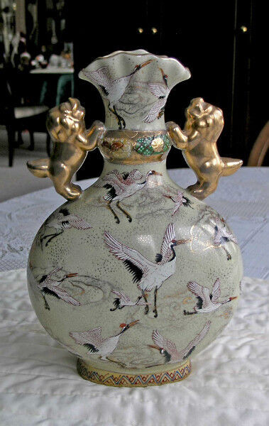 Satsuma Vase With Storks in Arts & Collectibles in Guelph
