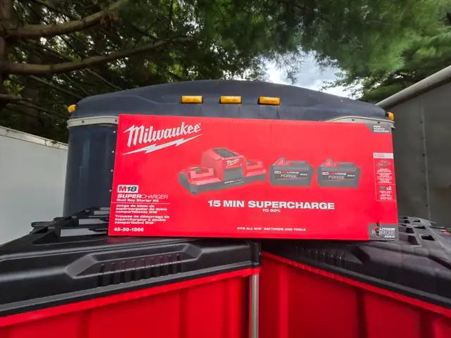 Milwaukee Tool 18V M18 Li-Ion (XC) 6.0 Ah REDLITHIUM Battery in Power Tools in Windsor Region - Image 6