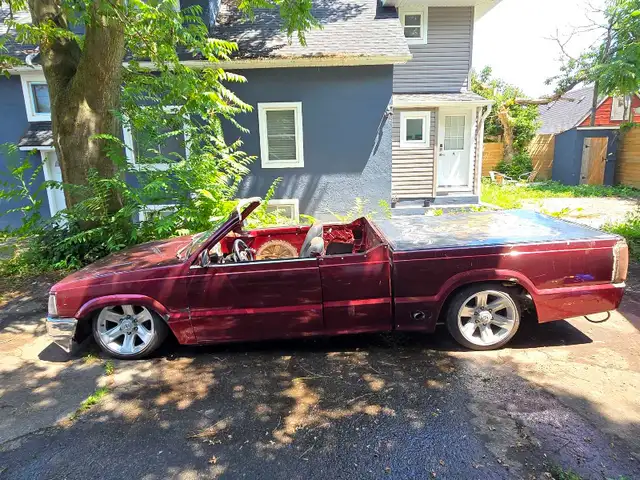 Custom Mazda B2200
