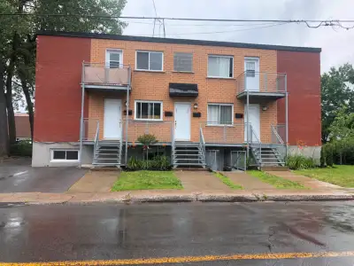 4-1/2 Logement à louer / 4-1/2 Apartment for rent *DISPONIBLE*