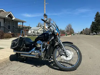 For sale is a used 2010 Honda Shadow, a reliable and stylish cruiser perfect for both city commutes...