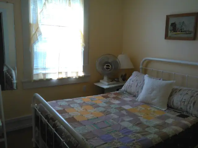 Port Burwell Cottage for Rent in Ontario in Canada - Image 4