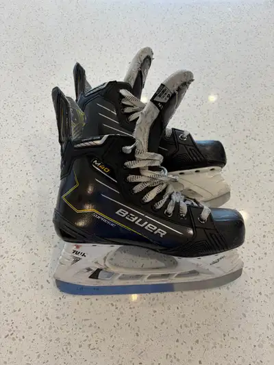 Bauer Supreme M40 Hockey Skates Size 6.5, View more