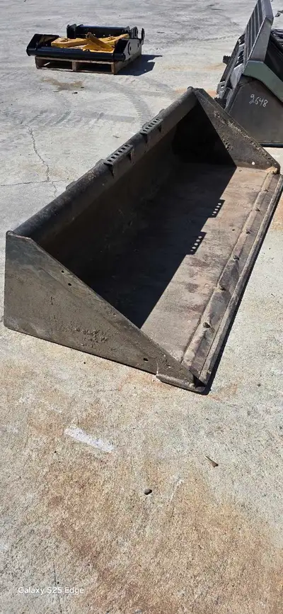 Excellent heavy duty bobcat bucket