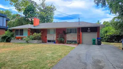 PROPERTY FEATURES ✔ 4 Bedrooms Upstairs ✔ 1.5 Washrooms on Main/Upper Level ✔ Finished Walk-Out Base...