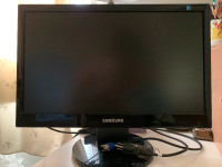 Samsung Monitor : with cables : 18 inch