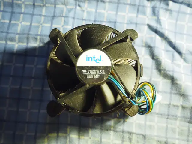 Computer Stock PC CPU Fans / Heatsinks Intel Socket 775 in System Components in Markham / York Region - Image 4