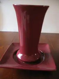 Vase et son assiette