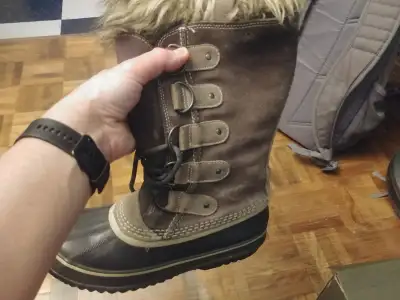 Sorel boots US size 8, View more
