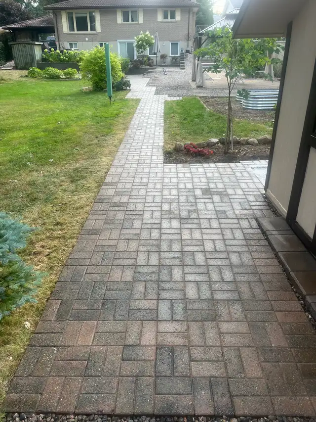 Interlock / Masonry : Repairs & New Install in Interlock, Paving & Driveways in City of Toronto - Image 6
