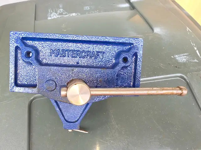 Mastercraft Woodworking Vise, Wide Jaw, 6-in #057-9007-8 Blue in Hand Tools in Windsor Region - Image 3