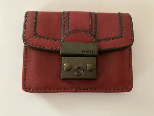 Fossil Unisex Brown Leather Card Holder Clasp in Other in Edmonton - Image 2