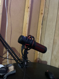 Hyper X quadcast microphone