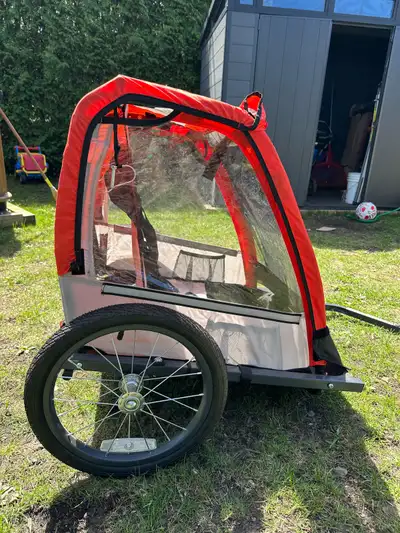 Kids bike trailer, only used a 3-4 times last year. Almost new condition, just needs to be wiped dow...