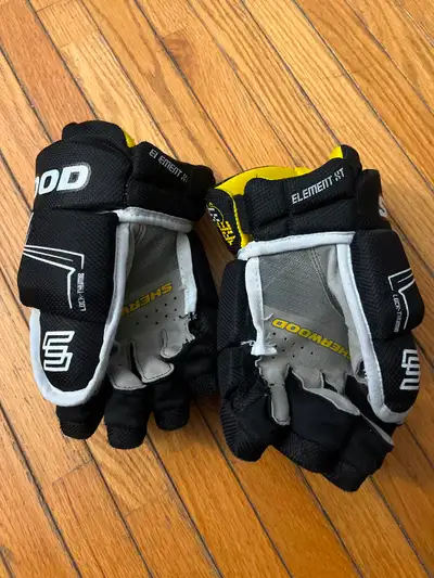 Junior Hockey Gloves - 11” Sherwood, View more