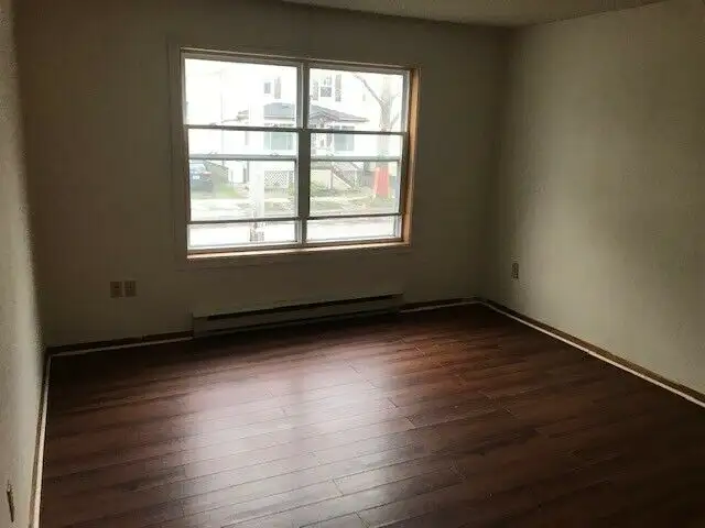 March 1 Allan St Nr Quinpool Rd Large 2 Bedroom   Den Apartment