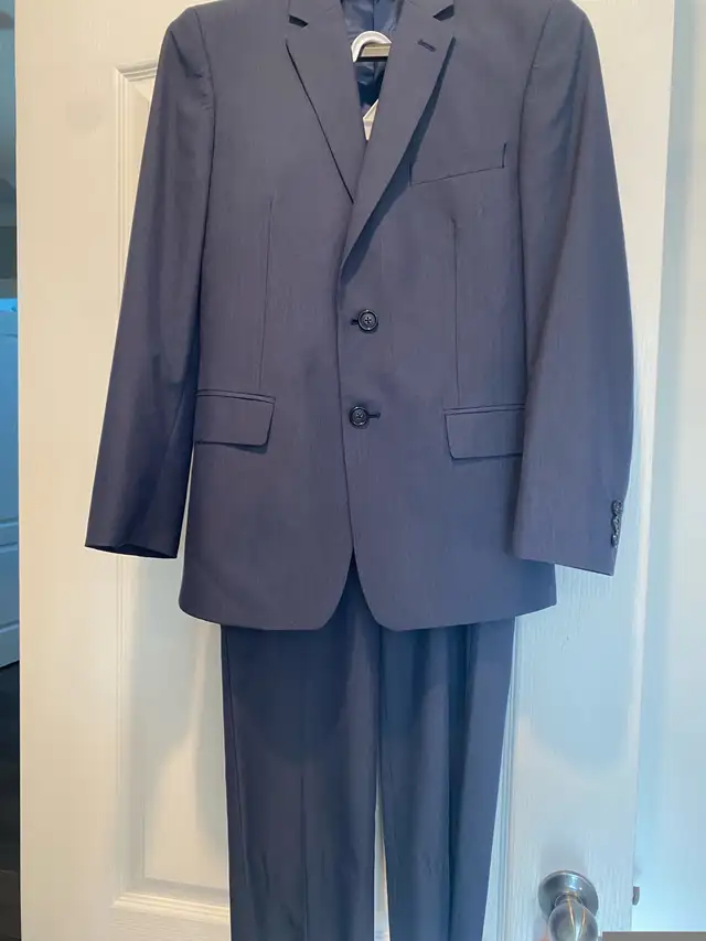 Boys Grade 8 graduation suit - Michael Kors in Kids & Youth in London - Image 3