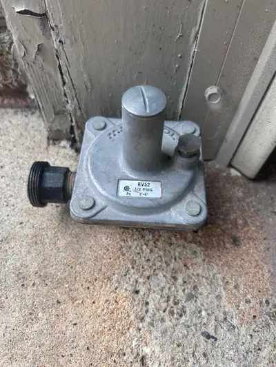 Maxitrol Pressure Regulator for Liquid Propane Gas (LP)  RV52, View more