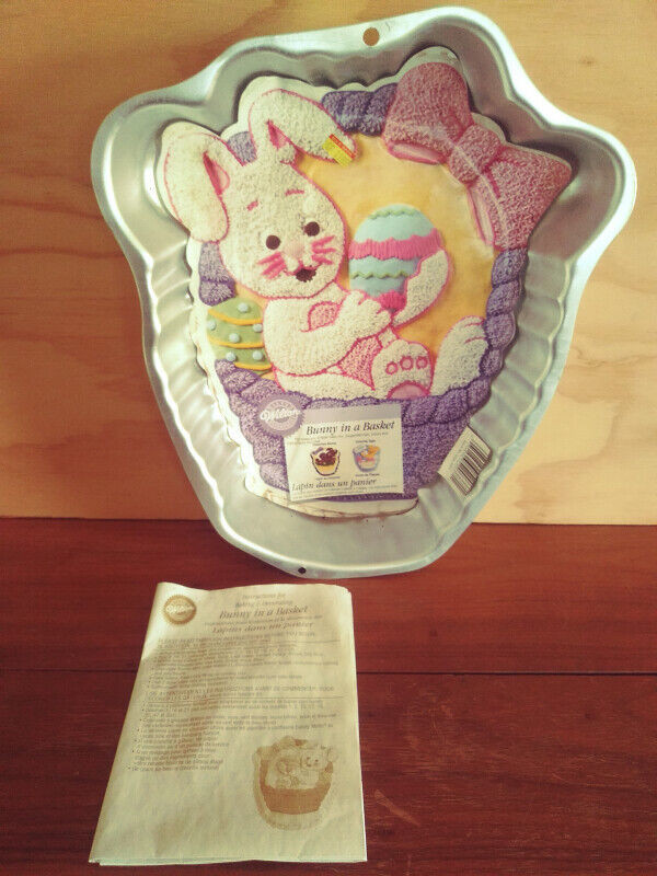 EASTER 'BUNNY in a BASKET' CAKE PAN by Wilton: New, Instructions in Hobbies & Crafts in City of Toronto