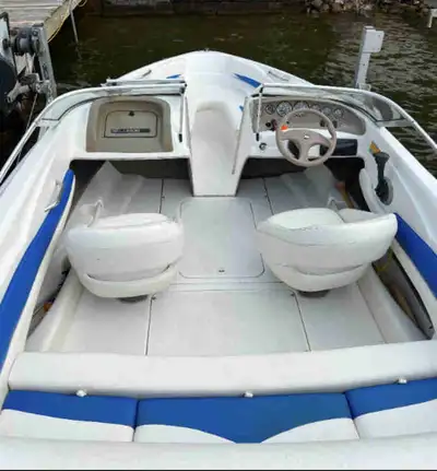 I'm selling my Larson 180sei bowrider, a great boat for family fun, equipped with a powerful and rel...