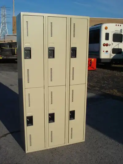 4000 CASIERS VESTIAIRES = À PARTIR DE$25.00 PORTE T.T.I. : EXTRA, View more