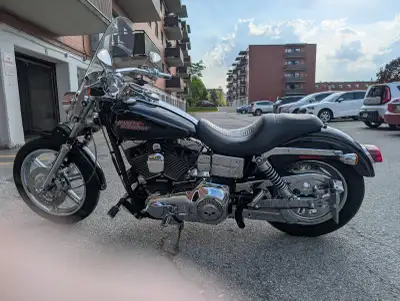 Dyna Low Rider ALL CHROME 1450 EFI Engine Chrome Vance and Hines pipes Chrome caliper Chrome shocks...