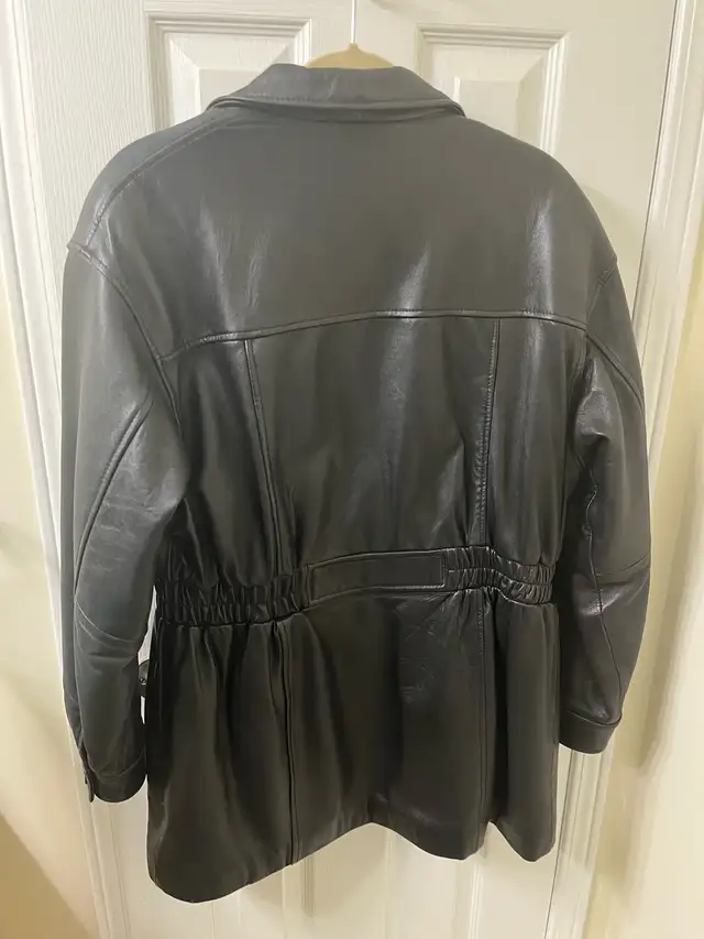 Vintage Danier Women’s Black Leather Jacket in Women's - Tops & Outerwear in Mississauga / Peel Region - Image 7