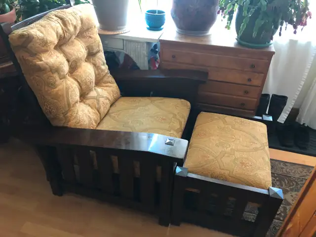 Solid Oak Mission Chair with Ottaman63660945274881123