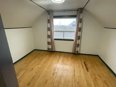 Room for Rent East Hamilton