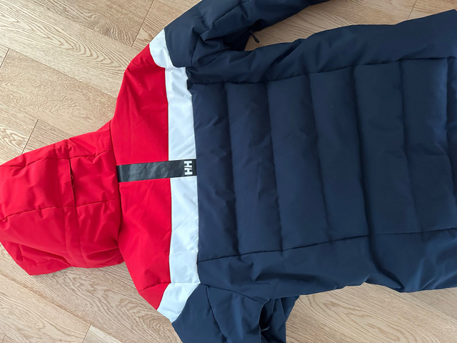 Helly Hansen men ski jacket in Ski in City of Toronto - Image 4