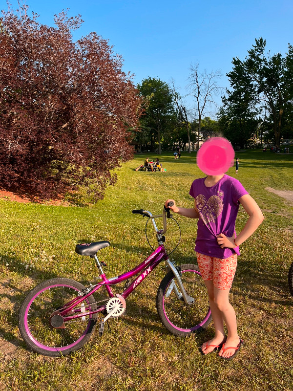 Vélo pour enfant 20 pouces, comme neuf dans Enfants  à Laval/Rive Nord