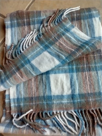 100% cashmere Scottish scarf