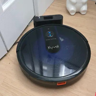 This Kyvol Cybovac robot vacuum. fully functional and ready to tackle dust and debris in your home....