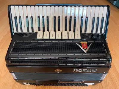 Frontalini Accordion 41/120 The Italian made Frontalini accordion is world renown for its excellent...