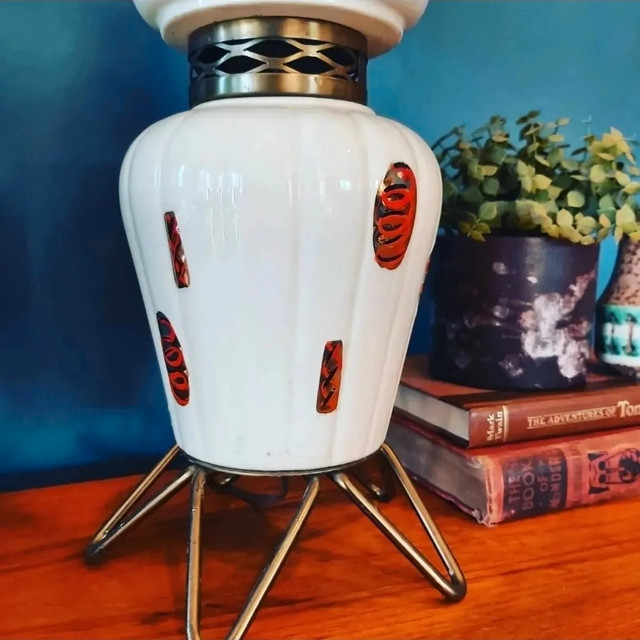 1950s Atomic Lamp in Multi-item in Red Deer - Image 2