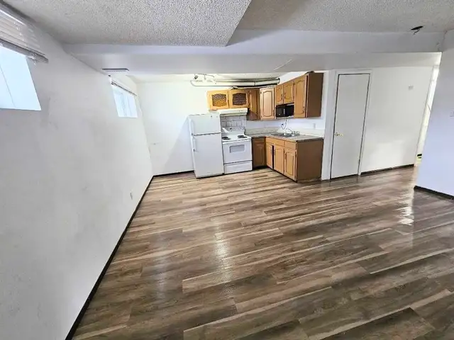 2 Bedrooms Basment suite