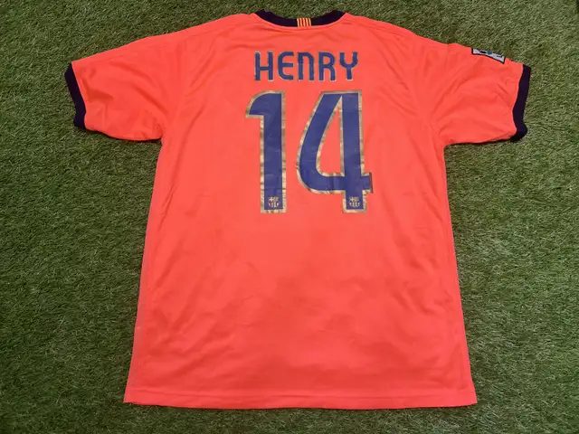 Nike FC Barcelona Thierry Henry Soccer Shirt Footbal in Soccer in City of Toronto - Image 2
