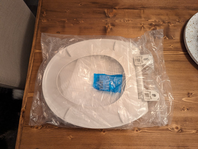 American Standard Toilet Seat *New* in Plumbing, Sinks, Toilets & Showers in Strathcona County - Image 2