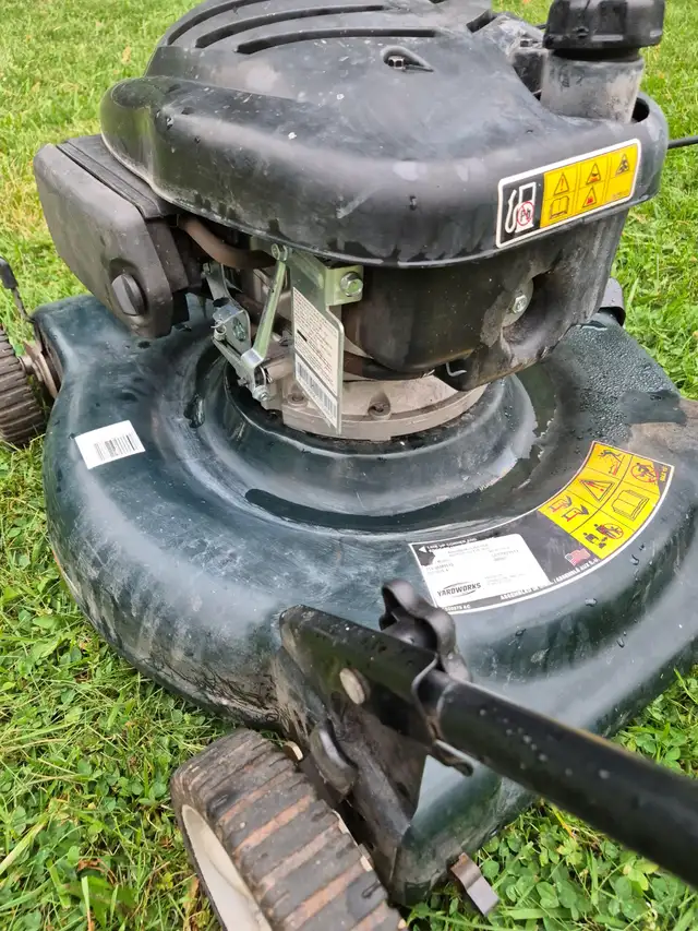 Gas Lawnmower 22'' yardwork's mulch push mower in Lawnmowers & Leaf Blowers in Oakville / Halton Region - Image 8