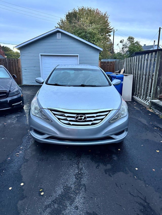 2011 Hyundai sonata dans Autos et camions  à Ouest de l’Île