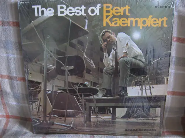 Best of Bert Kaemphert 2 LP Vinyl Set in CDs, DVDs & Blu-ray in City of Halifax - Image 2