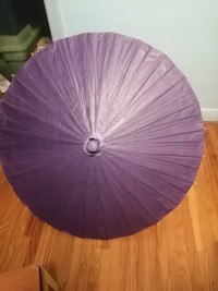 Purple paper parasols (8 available) 