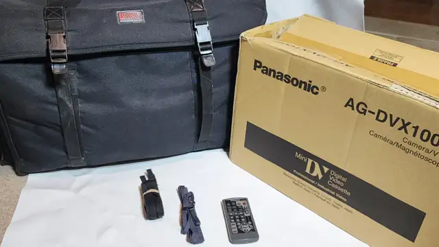 Panasonic AG-DVX100P in Cameras & Camcorders in Markham / York Region - Image 4