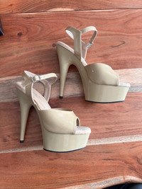 Size US 7 W Pleaser Delight Heels -Excellent condition