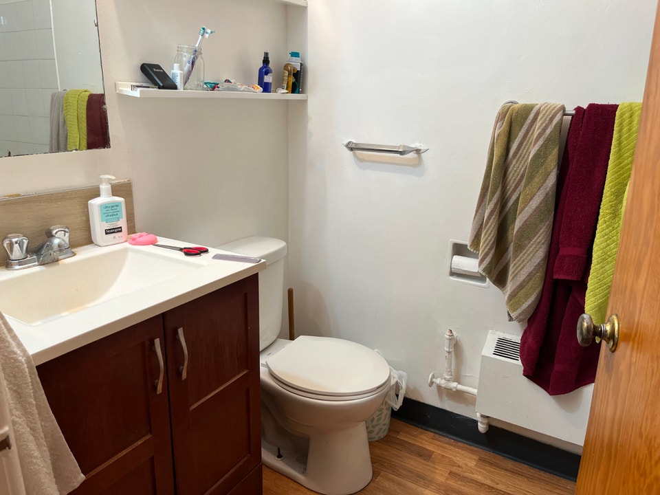 Beltline connaught 2 bedrm apart , walk to 17 av sw  $1370/m  el 3