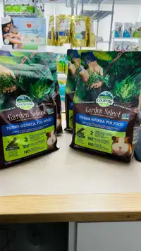 Oxbow Garden Select  Young Guinea Pig Food x 4 Bags(4lbs each)