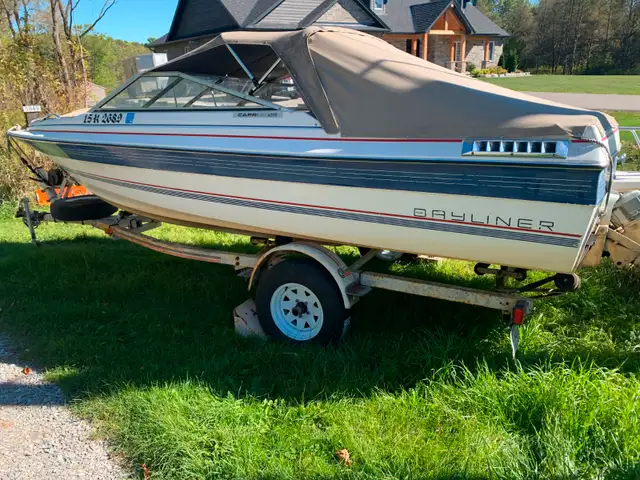 1984 Bayliner Capri Bowrider in Powerboats & Motorboats in Markham / York Region - Image 3