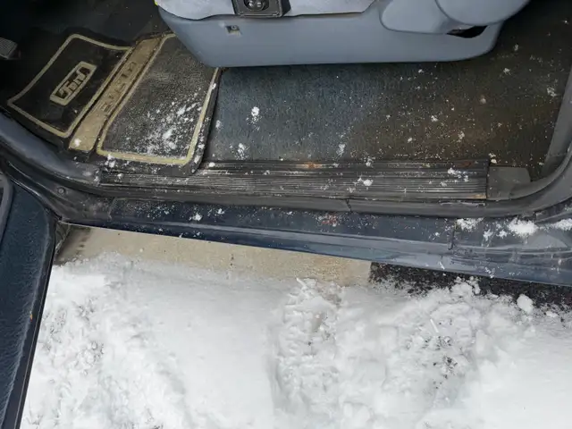 1992 ford bronco in Classic Cars in St. Catharines - Image 9