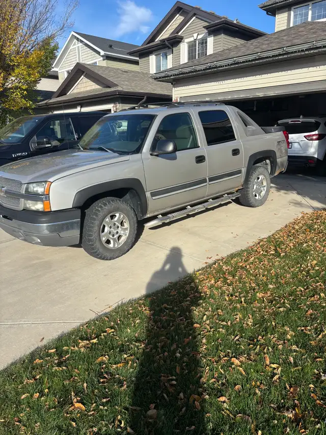 2004 Chevrolet Avalanche 1500 4WD Crew Cab