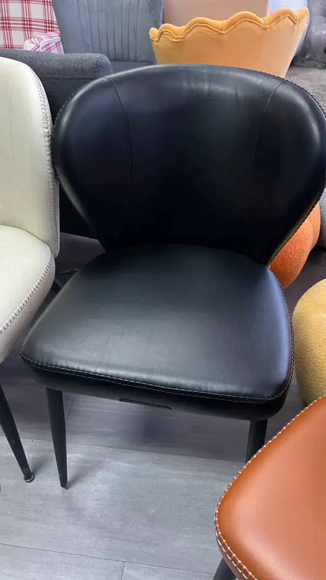 Beautiful heavy duty restaurant dining chairs  in Chairs & Recliners in Markham / York Region - Image 5